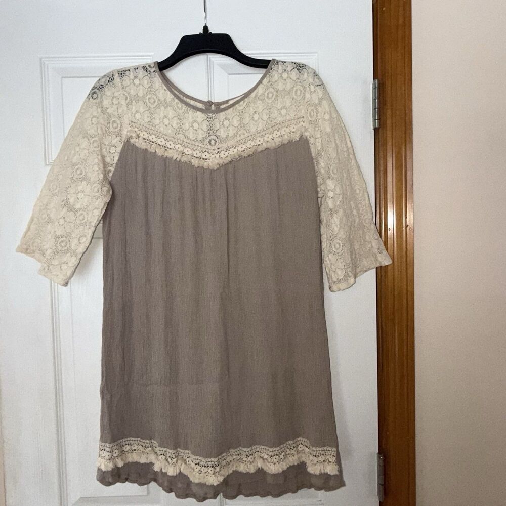 Umgee Women’s Lace Boho Tunic Top Large Cream Taupe Pleated Flowy Crochet Fringe